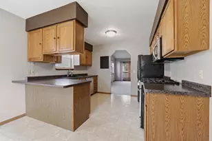 3600-3602 Yvonne Dr, Stevens Point, WI 54481 - Photo 9