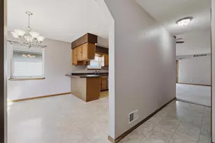 3600-3602 Yvonne Dr, Stevens Point, WI 54481 - Photo 5