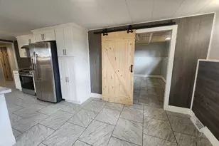 225 W 28th St, Marshfield, WI 54449 - Photo 9