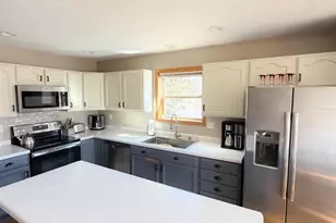 2135 Victor Ln, Kronenwetter, WI 54455 - Photo 9