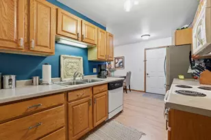 300 White Oak Ave, Plover, WI 54467 - Photo 19