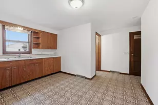 331 2nd St, Rosholt, WI 54473 - Photo 7