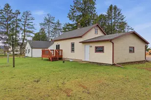 331 2nd St, Rosholt, WI 54473 - Photo 25