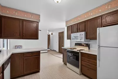5721 Wintergreen Drive, Wisconsin Rapids, WI 54494 - Photo 9