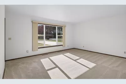 5721 Wintergreen Drive, Wisconsin Rapids, WI 54494 - Photo 5