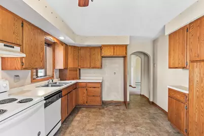 800 W 6th Street, Marshfield, WI 54449 - Photo 7