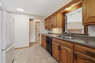 215 Willow Street, Stevens Point, WI 54481 - Photo 15