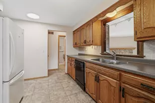 215 Willow St, Stevens Point, WI 54481 - Photo 15