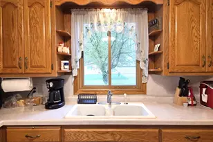 426 Wildwood Ct, Marshfield, WI 54449 - Photo 5