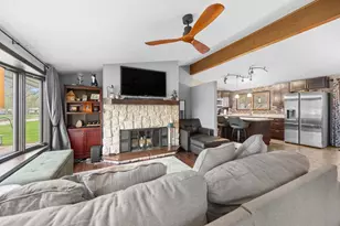 2430 Meadow Ln, Plover, WI 54467 - Photo 5