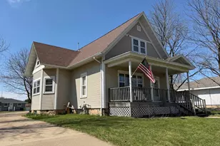 305 N Division St, Loyal, WI 54446 - Photo 3