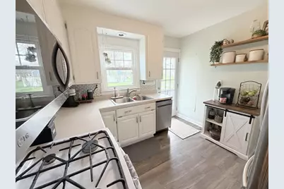 401 Broadway Avenue, Wausau, WI 54403 - Photo 9