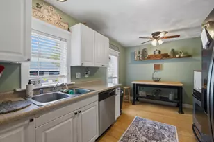 334 Robbins St, , WI 54165 - Photo 3