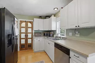 334 Robbins St, , WI 54165 - Photo 5