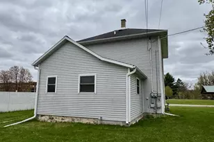 108 W 3rd St, Merrill, WI 54452 - Photo 3