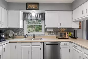 5010 Auburn Ave, Wisconsin Rapids, WI 54494 - Photo 9