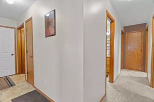 715 N Hinman Ave, Marshfield, WI 54449 - Photo 11