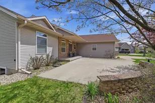 4580 Still Meadow Ln, Plover, WI 54467 - Photo 5