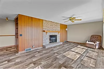 808 N Walnut Avenue, Marshfield, WI 54449 - Photo 3
