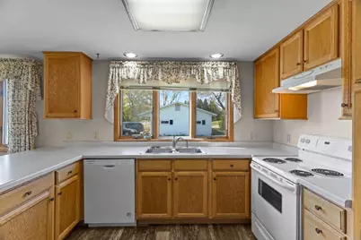 808 N Walnut Avenue, Marshfield, WI 54449 - Photo 13