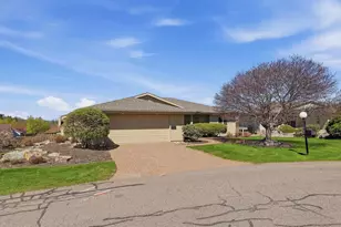 1038 Easthill Dr, Wausau, WI 54403 - Photo 3