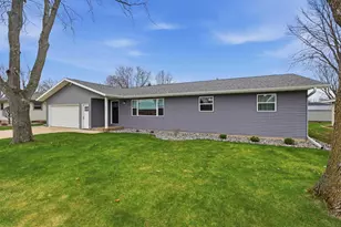 1427 E 29th St, Marshfield, WI 54449 - Photo 3