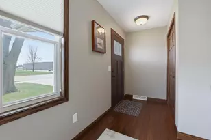 1427 E 29th St, Marshfield, WI 54449 - Photo 5