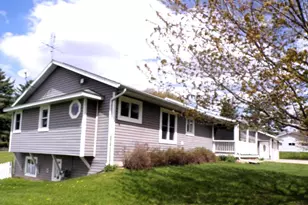 406 W Schofield Ave, Greenwood, WI 54437 - Photo 3