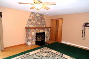 406 W Schofield Ave, Greenwood, WI 54437 - Photo 9
