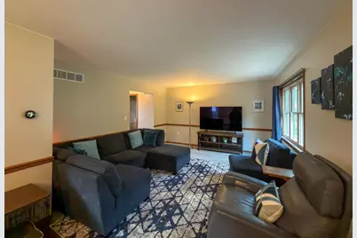 5545 Riverview Court, Stevens Point, WI 54482 - Photo 9
