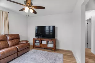 806 E Doege St, Marshfield, WI 54449 - Photo 3