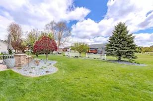 1985 Woodcrest Cir, Kronenwetter, WI 54455 - Photo 7