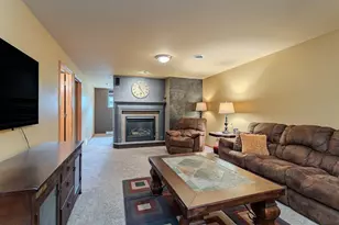 1985 Woodcrest Cir, Kronenwetter, WI 54455 - Photo 33