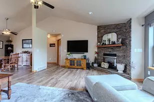 1985 Woodcrest Cir, Kronenwetter, WI 54455 - Photo 11
