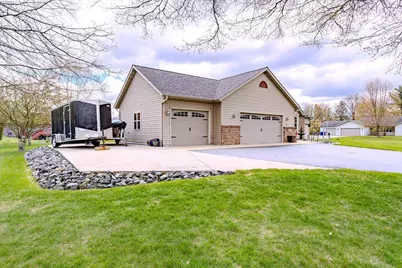1985 Woodcrest Circle, Kronenwetter, WI 54455 - Photo 3