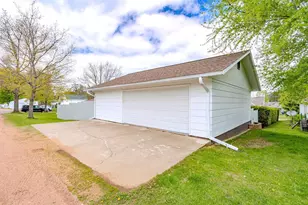 709 N Poplar St, Merrill, WI 54452 - Photo 3