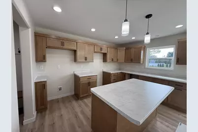 561 Amberwood Way, Plover, WI 54467 - Photo 13