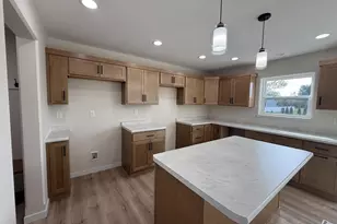561 Amberwood Wy, Plover, WI 54467 - Photo 13