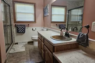 513 W 12th St, Marshfield, WI 54449 - Photo 9