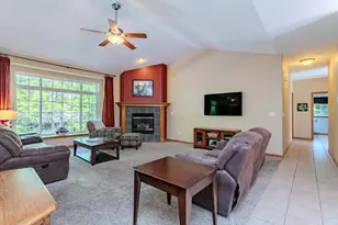 2263 Meadow Dr, Kronenwetter, WI 54455 - Photo 9