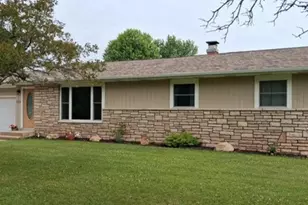 1722 Forsyth Rd, Kronenwetter, WI 54455 - Photo 5