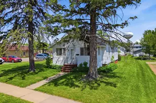 607 W Arnold St, Marshfield, WI 54449 - Photo 3