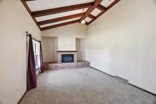621 W Upham St, Marshfield, WI 54449 - Photo 5