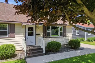 311 W Ives St, Marshfield, WI 54449 - Photo 3