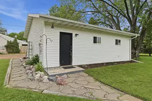 908 S Peach Ave, Marshfield, WI 54449 - Photo 13