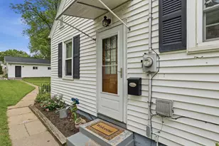908 S Peach Ave, Marshfield, WI 54449 - Photo 5