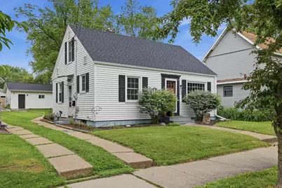 908 S Peach Avenue, Marshfield, WI 54449 - Photo 1