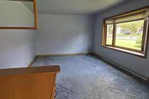 708 S Felker Ave, Marshfield, WI 54449 - Photo 7