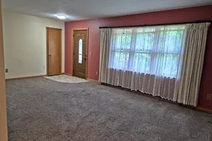 422 E Forest St, Marshfield, WI 54449 - Photo 3