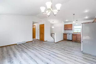 907 S 22nd Ave, Wausau, WI 54401 - Photo 11